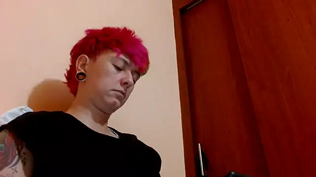 tomboyblue online show from July 28, 1:47 am