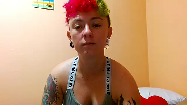 tomboyblue online show from July 30, 1:56 pm