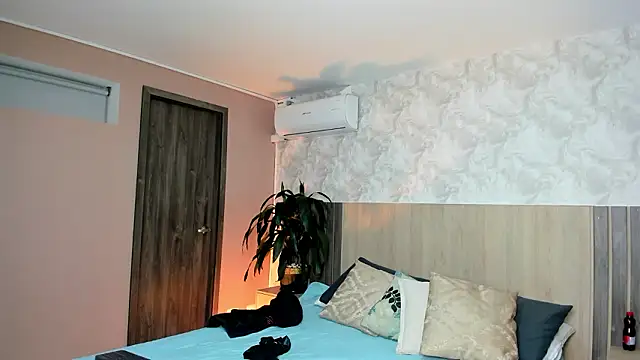 rebeca cortez  online show from March 26, 10:00 pm