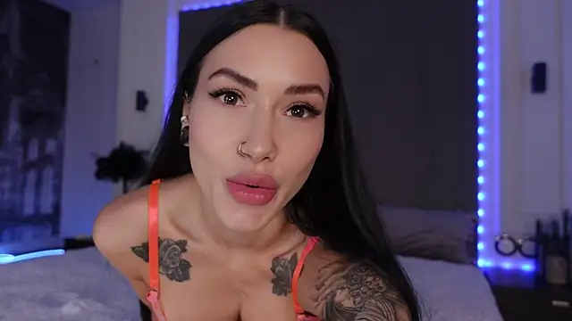 Snapshot of mila_blvck chatting on October 1, 9:36 am mila blvck online show from October 1, 9:36 am