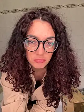 Strawberry queens online show from October 18, 1:14 pm