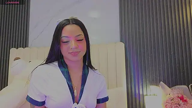 Madiee Rhea online show from June 13, 3:04 am
