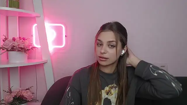 MilanaAngelAs online show from December 16, 8:37 pm