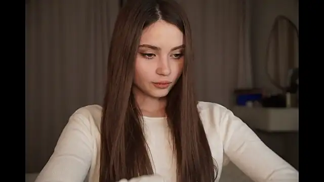 CarmenMoore26 online show from December 16, 8:04 pm