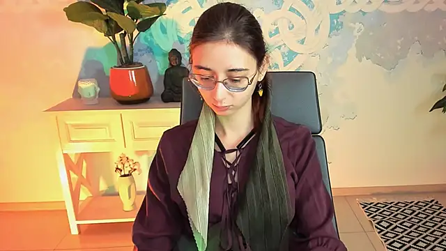 Snapshot of Orianna_Fox chatting on October 17, 9:12 am Orianna Fox online show from October 17, 9:12 am
