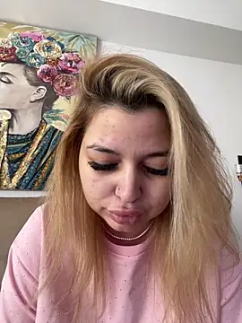 AllysonK online show from April 19, 11:32 am