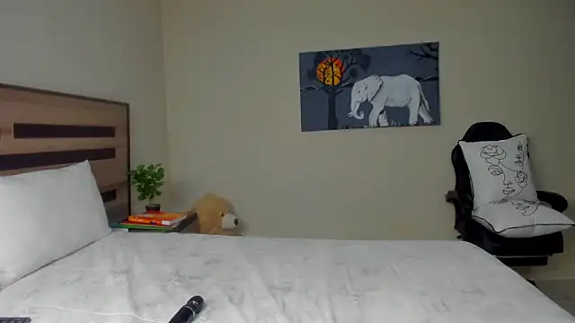 Renee-18 online show from September 28, 6:42 am