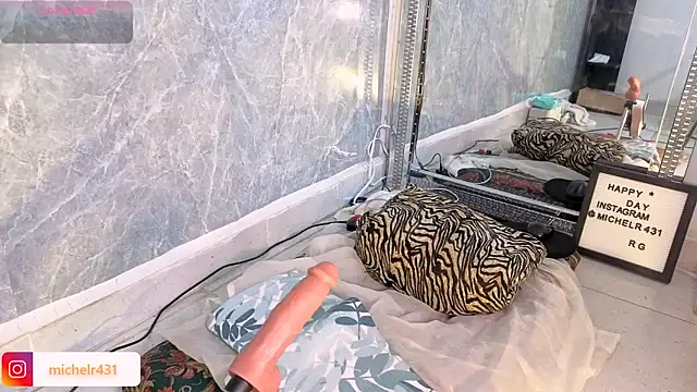 Mia  reys online show from March 19, 1:15 pm