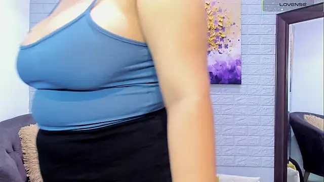 Snapshot of _alaiasmile_ chatting on September 16, 8:28 pm alaiasmile online show from September 16, 8:28 pm