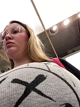 Teya moon  online show from April 8, 2:08 pm