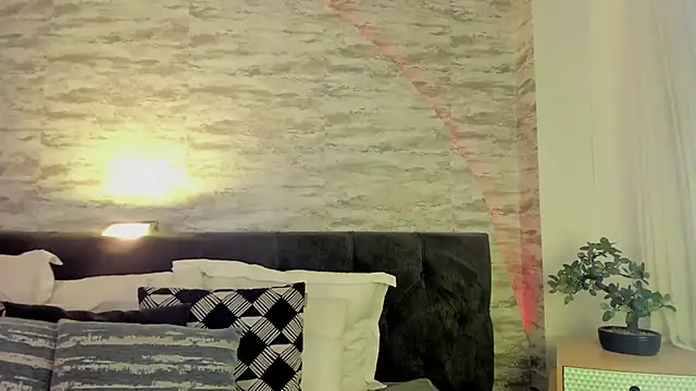 Snapshot of Anneth__M chatting on September 20, 8:07 pm Anneth M online show from September 20, 8:07 pm