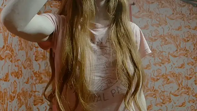 strawberrysmoothie online show from April 15, 1:50 am