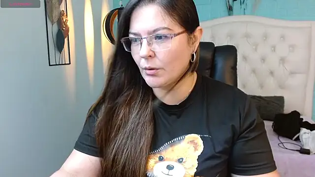 MsJossie online show from April 16, 3:40 am