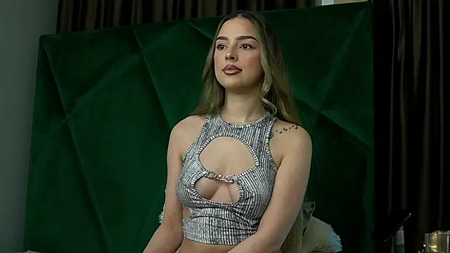 ScarletColes online show from February 27, 12:32 am