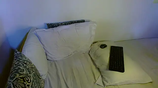 samanta r  online show from November 17, 7:47 pm