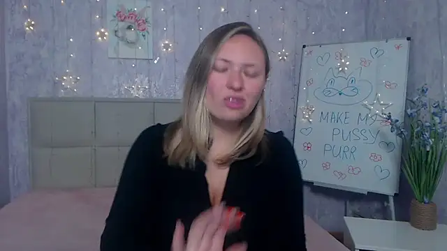 Snapshot of SallyVerda chatting on October 7, 6:23 pm SallyVerda online show from October 7, 6:23 pm
