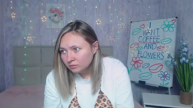 Snapshot of SallyVerda chatting on September 13, 6:16 pm SallyVerda online show from September 13, 6:16 pm