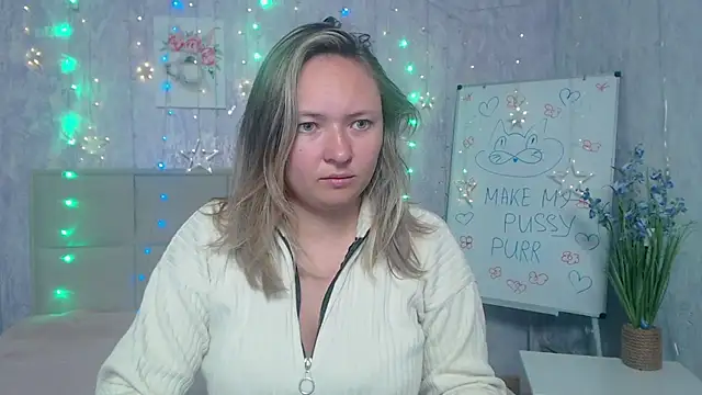 Snapshot of SallyVerda chatting on October 5, 5:34 am SallyVerda online show from October 5, 5:34 am