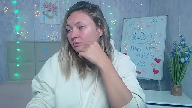 Snapshot of SallyVerda chatting on October 14, 5:48 pm SallyVerda online show from October 14, 5:48 pm