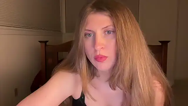 YUMIandbigWOLF online show from March 29, 4:55 am