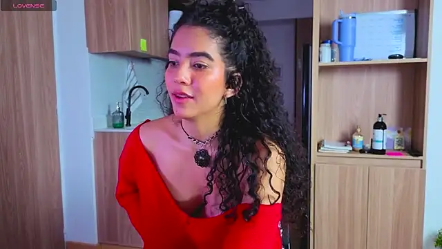 Maithe Perroni online show from May 28, 1:58 am
