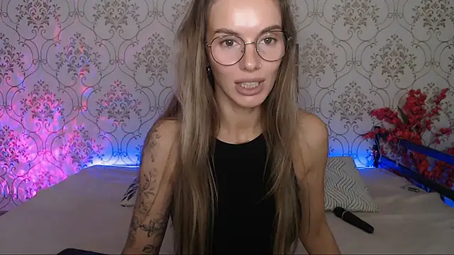 JulDoll online show from September 19, 2:43 am