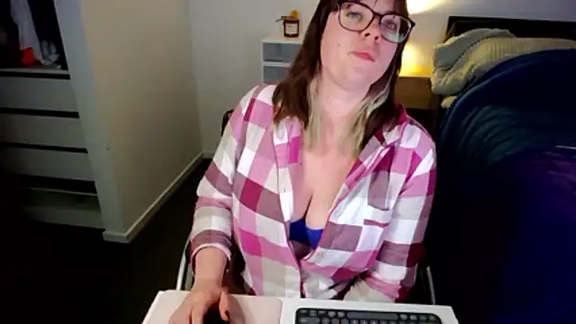 XxxAprilxxX online show from June 8, 11:55 am