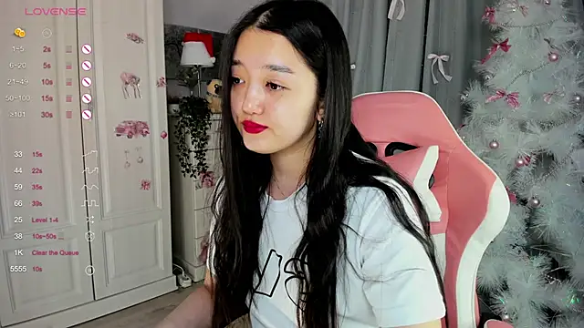 FreyaRaya online show from December 18, 2:05 am