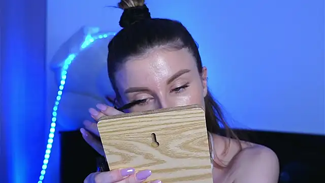 ivyleague  online show from April 5, 5:34 pm