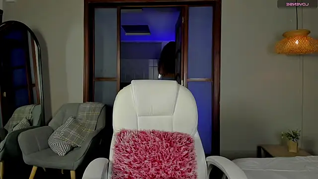 nayah   online show from October 29, 8:44 pm