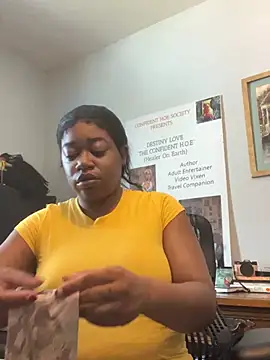 MommyConfident online show from July 29, 5:13 pm