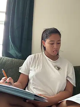 AshleyLoveee online show from November 28, 9:40 pm