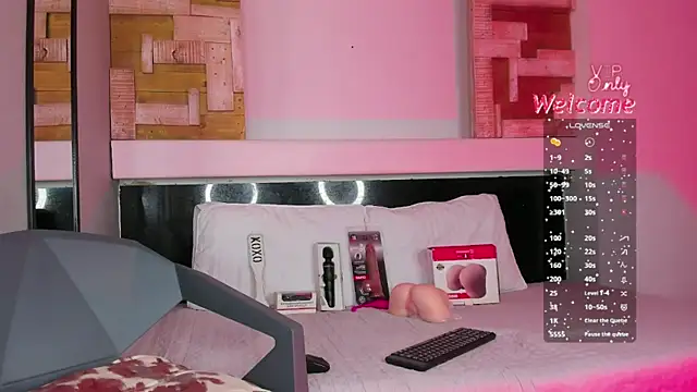 AmberAdams  online show from April 7, 12:18 pm