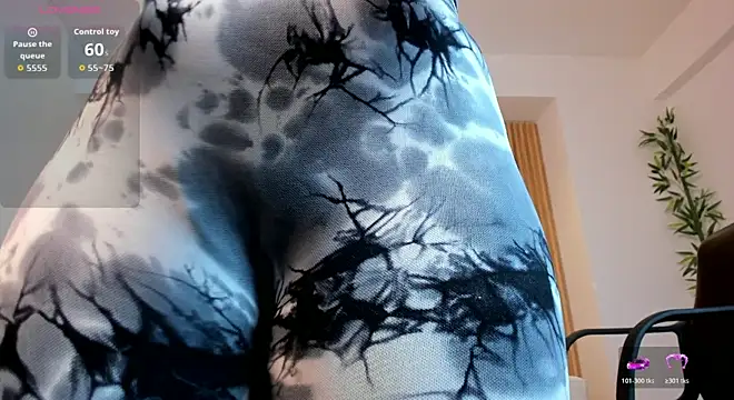 paulina sweett  online show from April 15, 2:06 pm