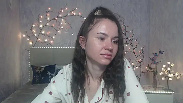 KaraCriegs online show from April 16, 8:41 pm