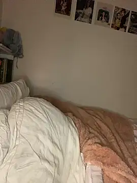 Snapshot of milkyhonybaby chatting on October 8, 10:47 pm milkyhonybaby online show from October 8, 10:47 pm