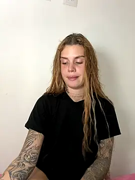 EmiliaCatalina online show from October 24, 12:50 am