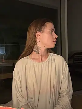 EmiliaCatalina online show from February 22, 12:55 am