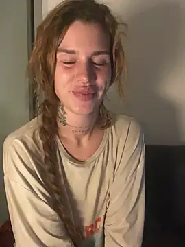 EmiliaCatalina online show from February 24, 11:25 pm