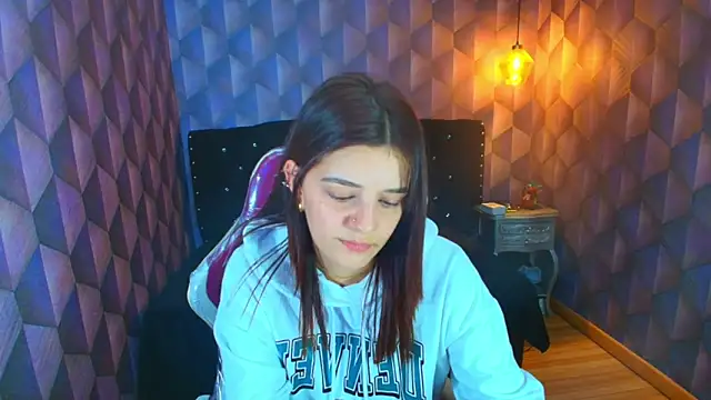 LiaHarryis online show from March 21, 6:24 pm