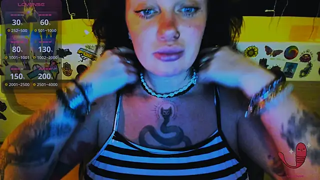 EllieOz online show from February 20, 6:09 pm