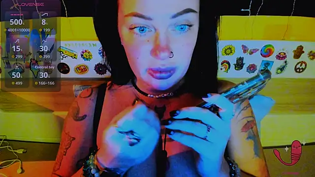 EllieOz online show from December 16, 3:07 pm