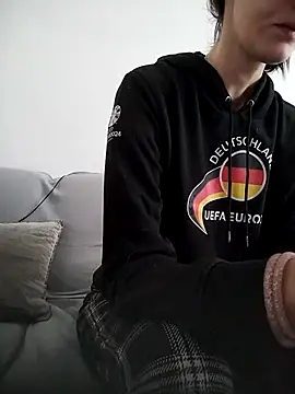 CuteCouple1211 online show from September 23, 9:40 am