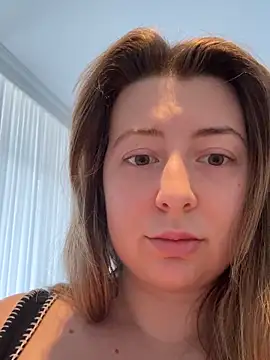 curvyflawless online show from February 6, 7:45 am