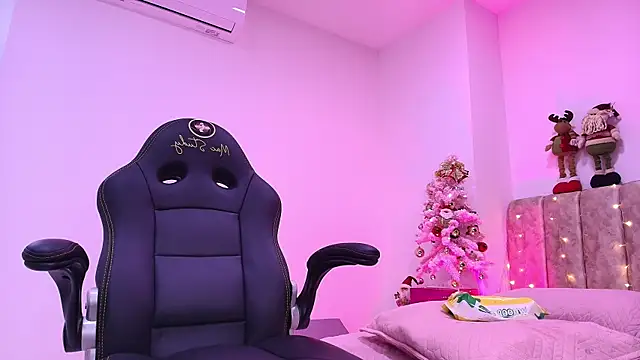 arl chloee online show from December 16, 3:34 am