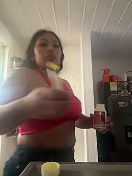 emmyjhonson07 online show from April 15, 3:01 pm