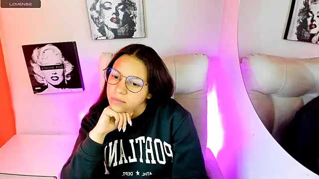 SamanthaRoldaan online show from April 23, 3:14 pm