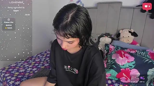 chloe watson  online show from June 23, 7:34 pm