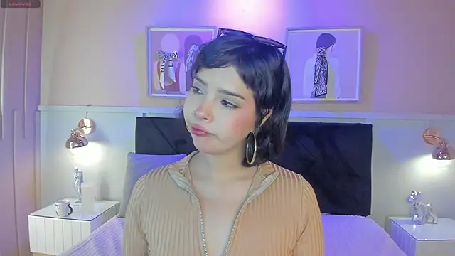 chloe watson  online show from June 9, 5:12 pm