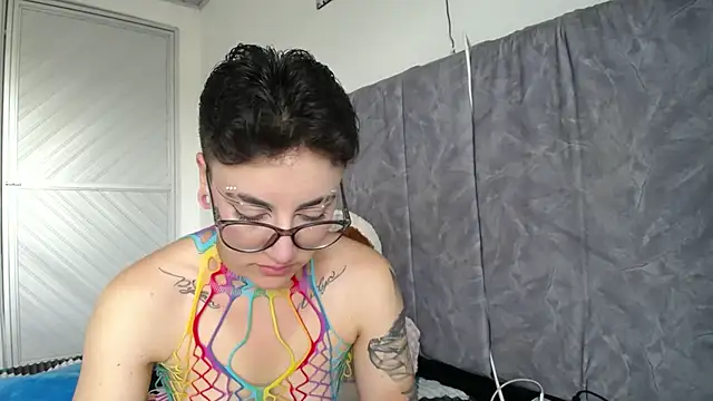 linda 33 online show from April 25, 8:39 pm